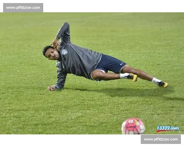 香港东方迎战广州恒大掀起南粤足坛焦点对决之夜实力碰撞谁主沉浮